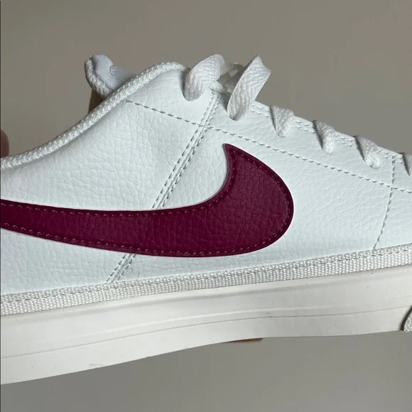 Nike Women's Sneakers White and Burgundy - Picture 5 of 6